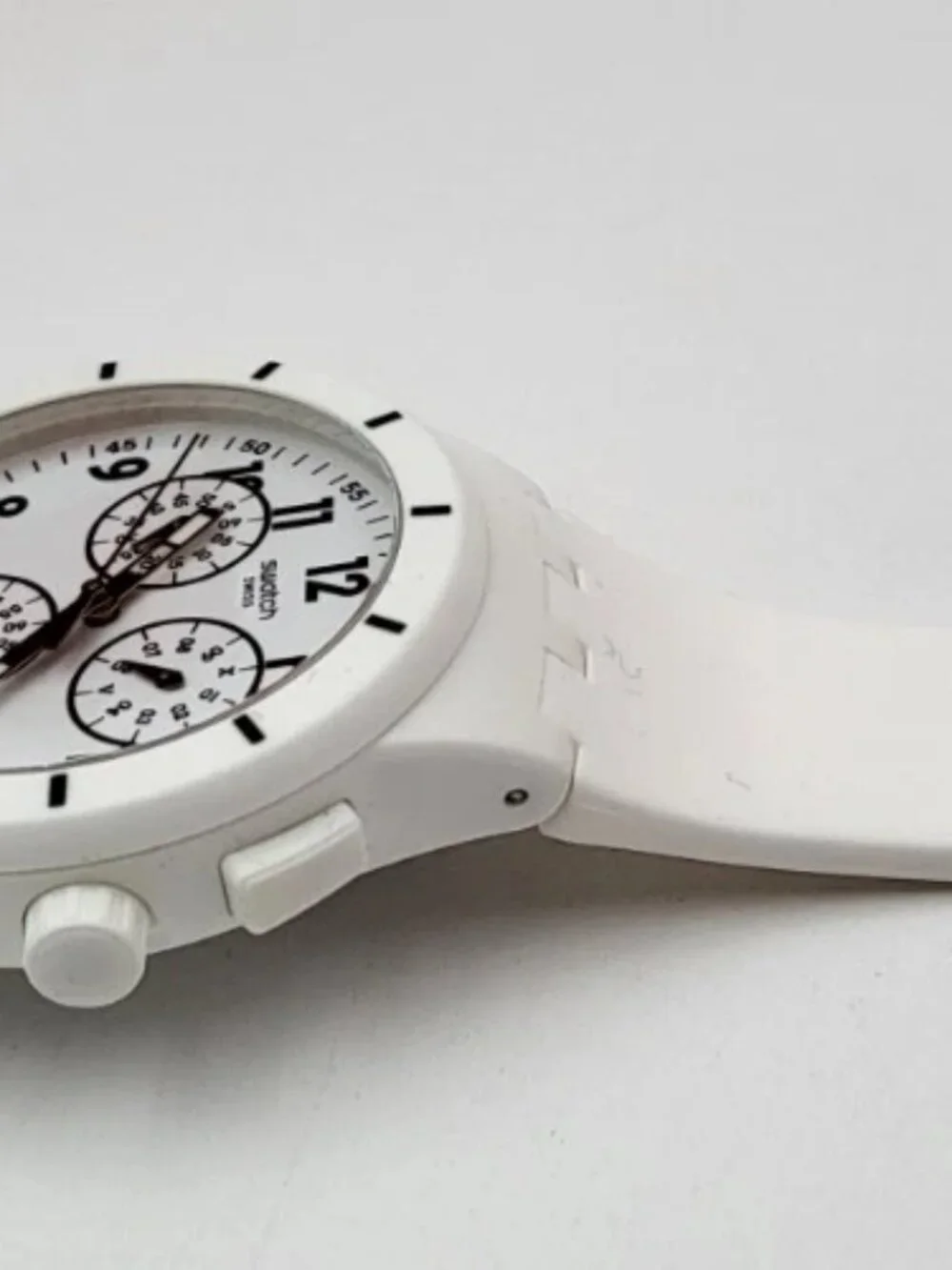Swatch TWICE AGAIN SUSW402 White Chronograph Swiss Quartz Watch 42mm